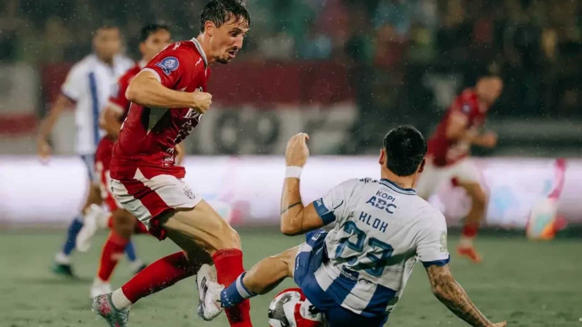 Persib Bandung Kalahkan Bali United 1-0 di Kandang Lawan